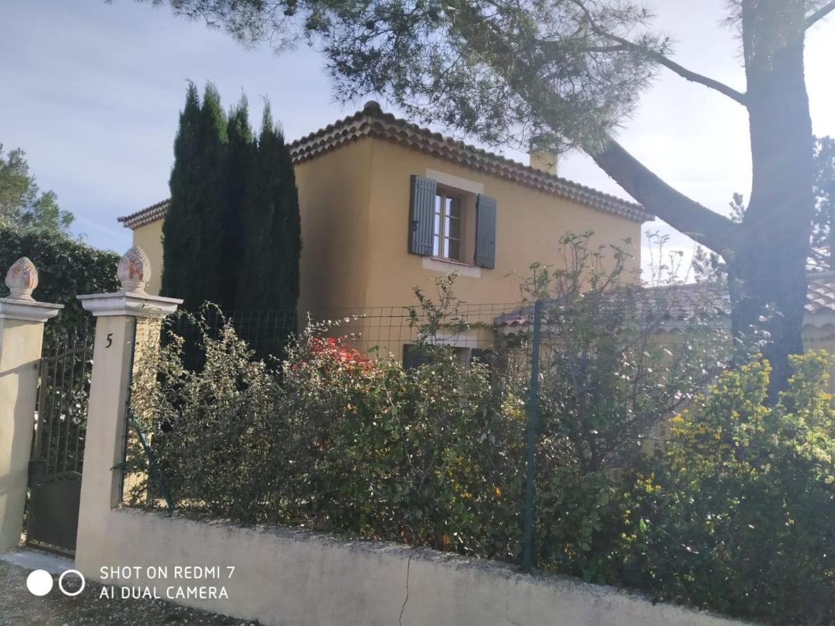 Proche Uzes Petit Gite Avec Grande Cuisine D'Ete Et Piscine Saint-Siffret Zewnętrze zdjęcie