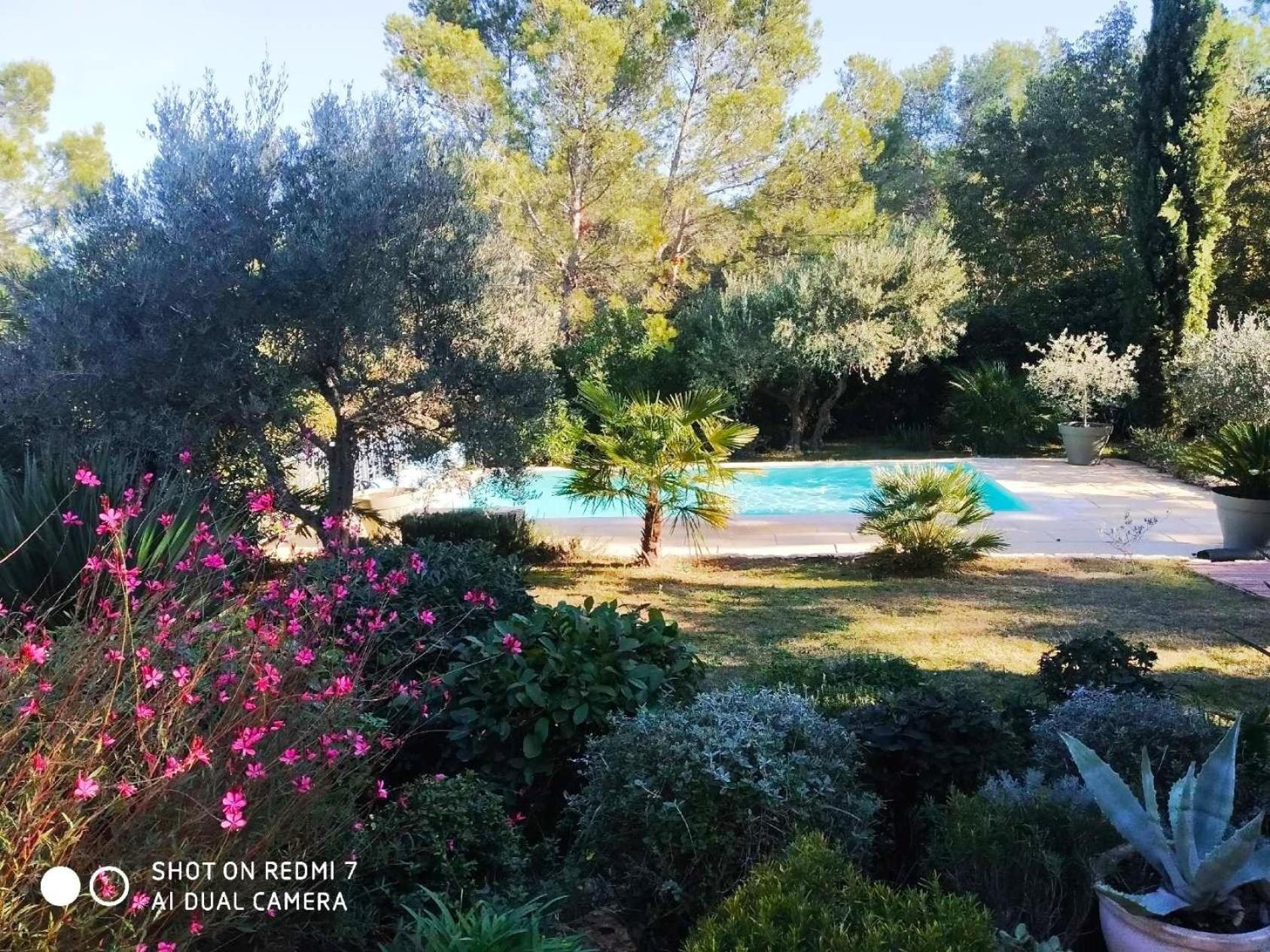 Proche Uzes Petit Gite Avec Grande Cuisine D'Ete Et Piscine Saint-Siffret Zewnętrze zdjęcie